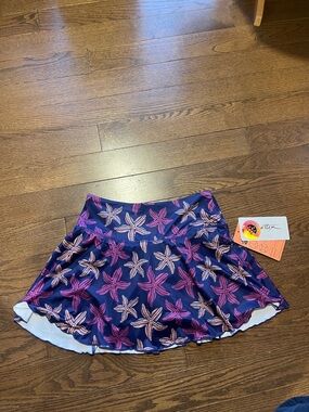 Gottex Navy tennis or golf Skirt with Pink Starfish Motif